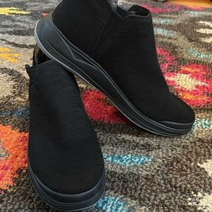 Bzees Tempo Booties W 9.5